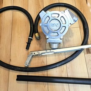 Fluid transfer hand pump